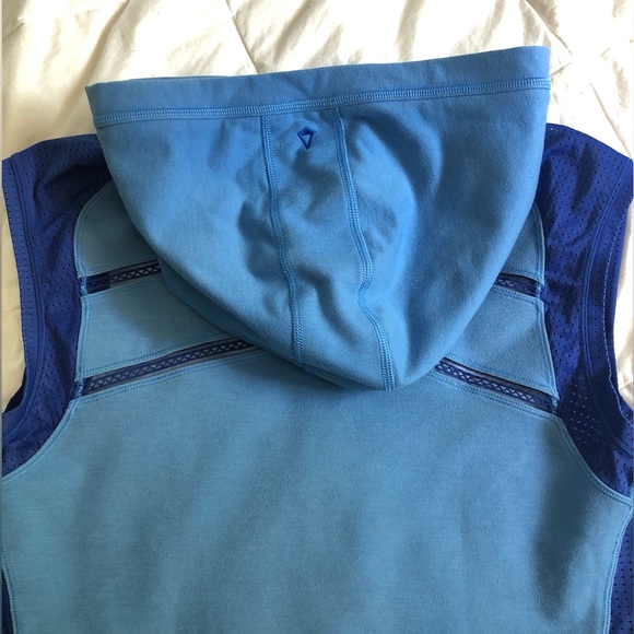 Ivivva Sleeveless Zip Up Hoodie/Vest - Picture 4 of 5